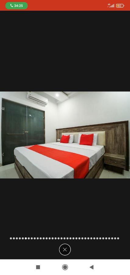 Hotel Almond Zirakpur エクステリア 写真