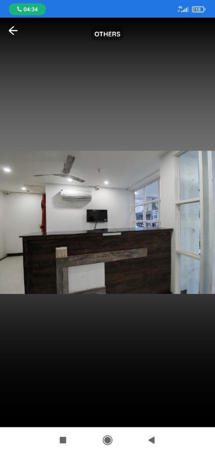 Hotel Almond Zirakpur エクステリア 写真