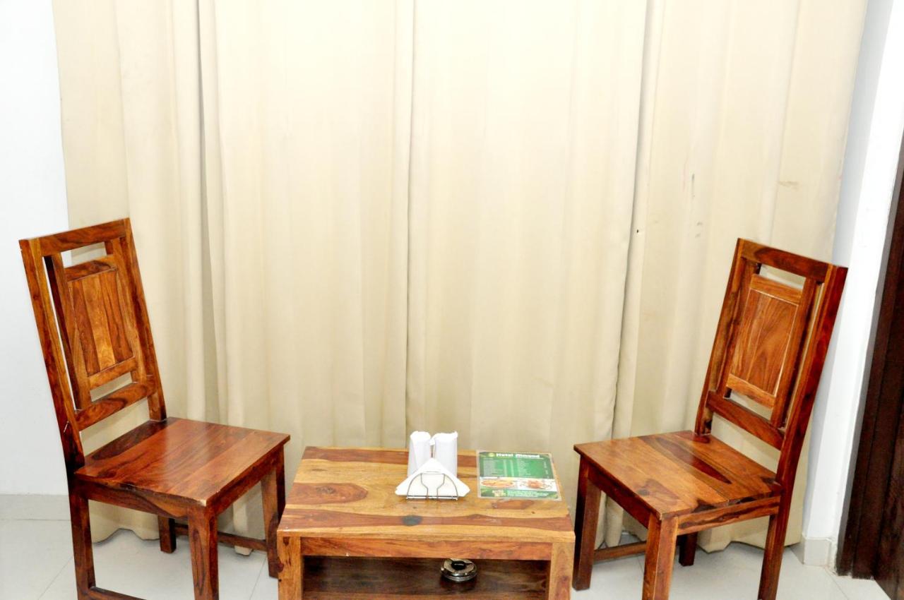 Hotel Almond Zirakpur エクステリア 写真