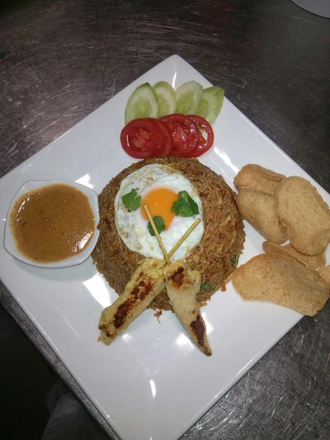 Hotel Almond Zirakpur エクステリア 写真