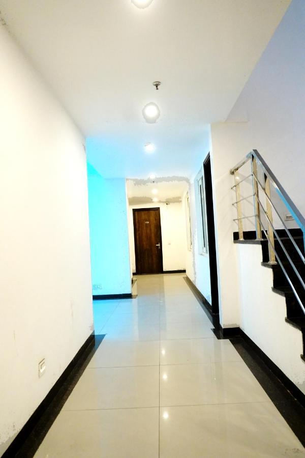 Hotel Almond Zirakpur エクステリア 写真